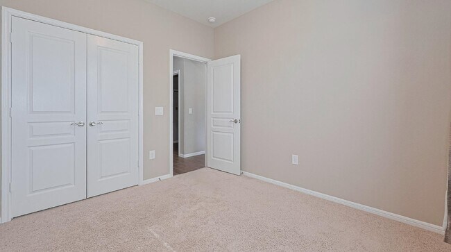 Building Photo - 5327 Silver Ledge Dr