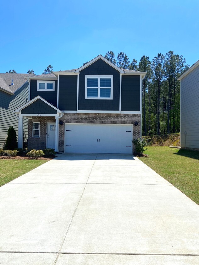 Primary Photo - 252 Chelsea Park Cir