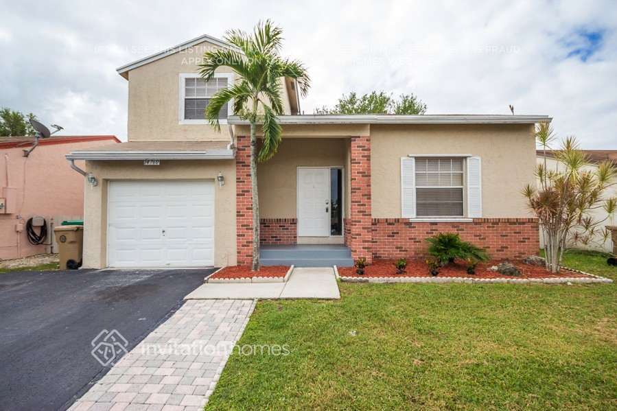 Foto principal - 14760 S Beckley Square