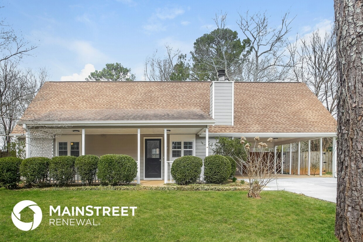 Primary Photo - 46 Cathie Dr