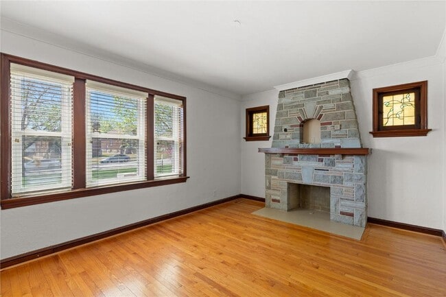 Building Photo - 5257 Oleatha Ave
