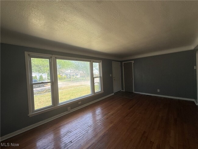 Building Photo - 4188 E 186th St