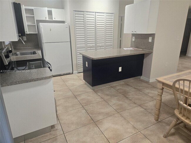 Foto del edificio - 9400 SW 169th St