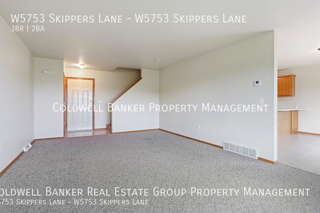 Building Photo - W5753 Skippers Ln