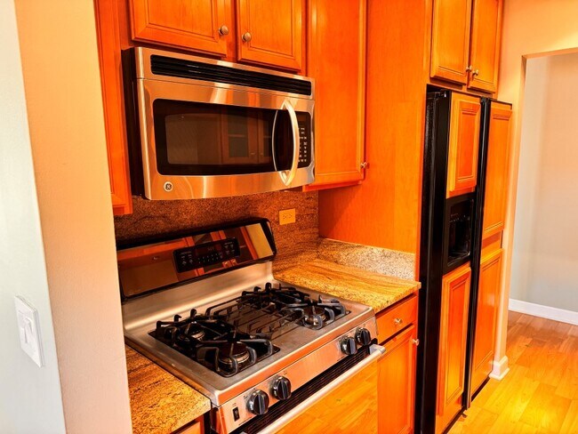 Foto del edificio - 2212 Country Club Dr