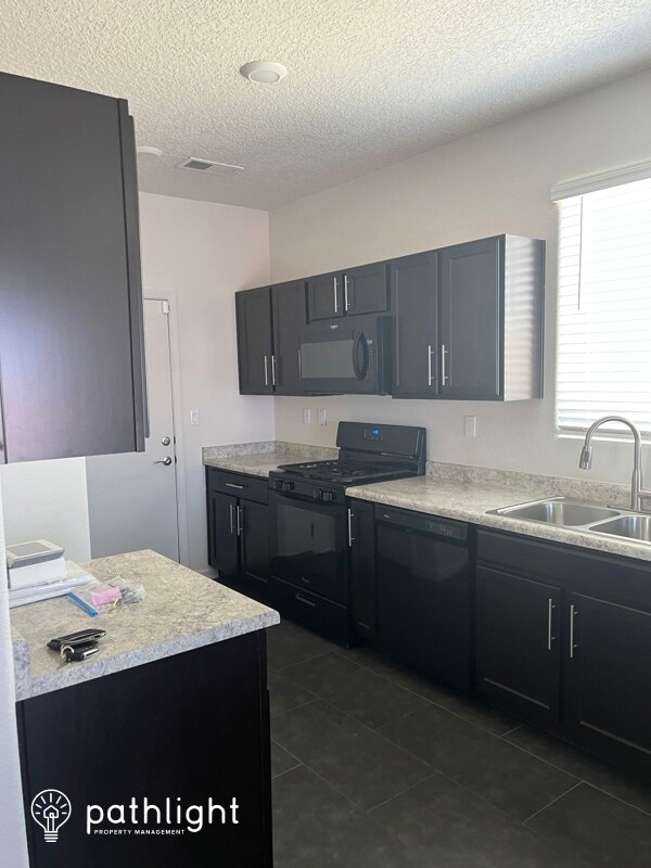 Building Photo - 53 Hermanos Loop