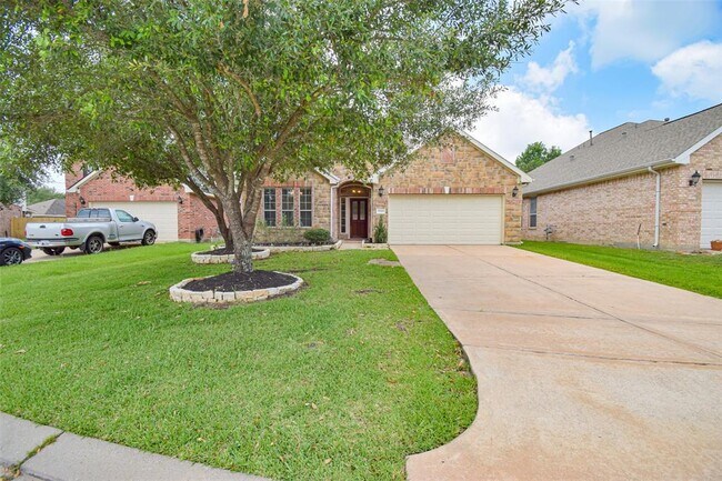 Building Photo - 17911 Serene Shore Dr