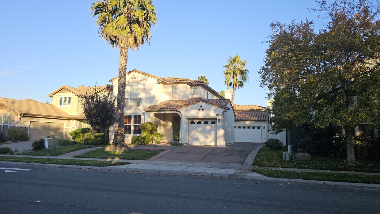 Primary Photo - 5012 Crest Dr