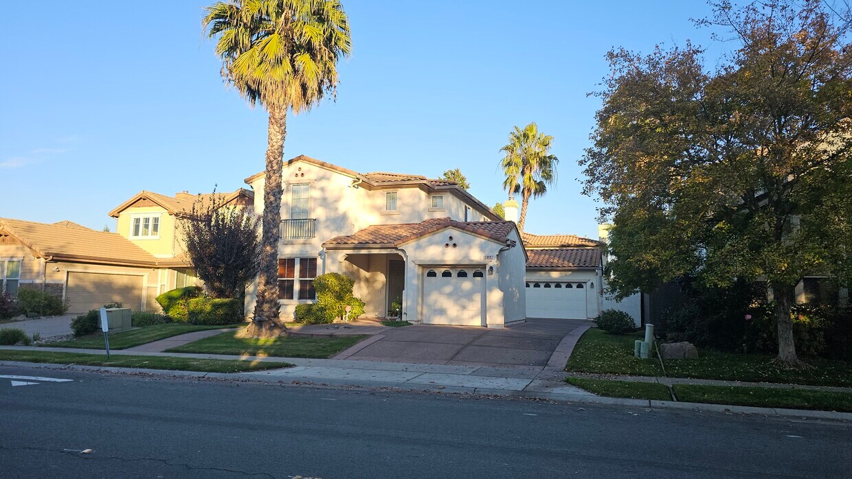 Photo - 5012 Crest Dr (Sacramento, CA)