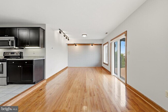 Foto del edificio - 443 Millwood Ave
