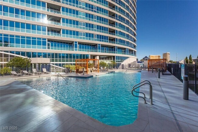Foto del edificio - 4575 Dean Martin Dr