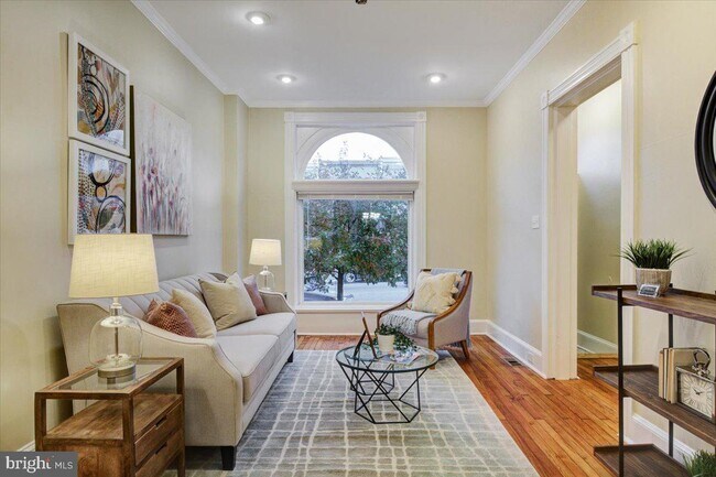 Sala de estar - 6 S Highland Ave