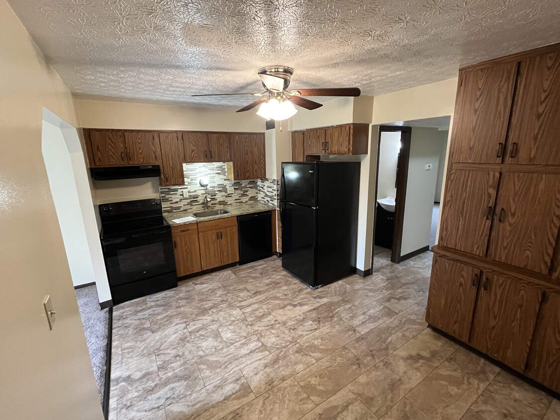 Kitchen - 5791 Pepperwood Ct