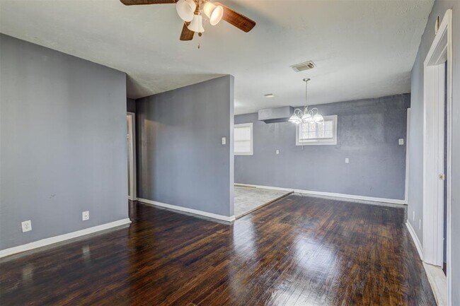 Foto del edificio - 9506 Sierra Dr