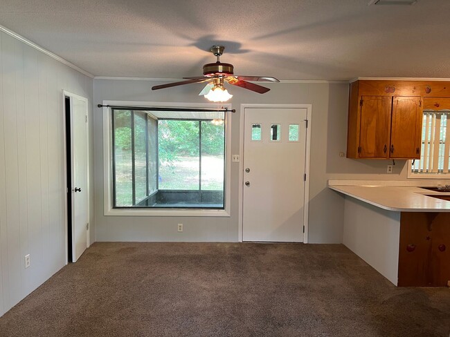 Building Photo - 205 Morgan Ln