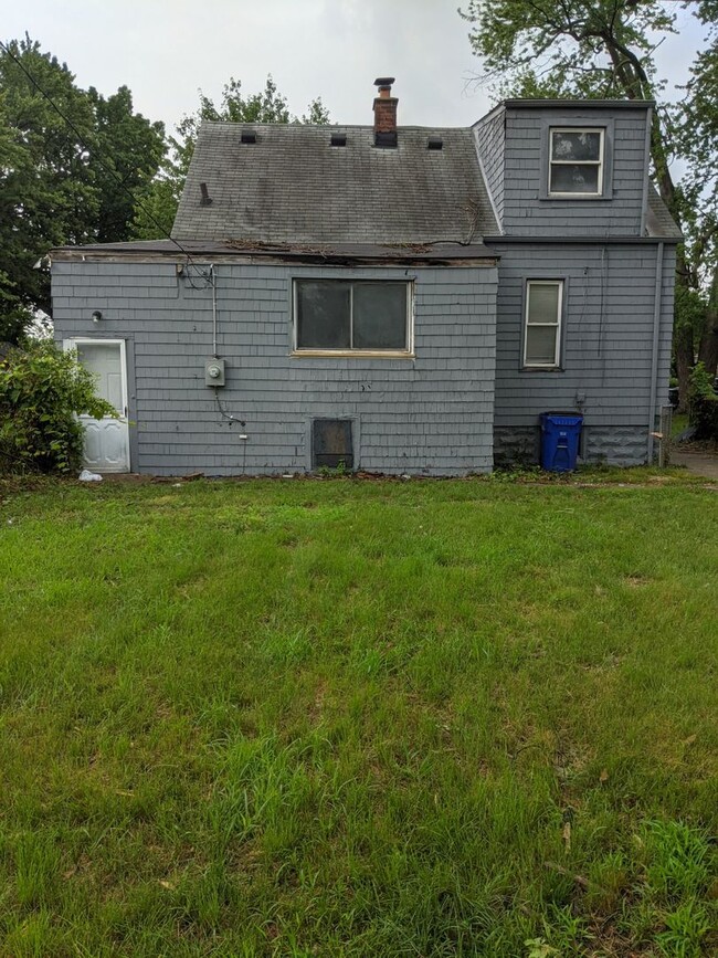 Building Photo - 5028 Ashley - FOR RENT 3 BEDS & 2 BATHS
