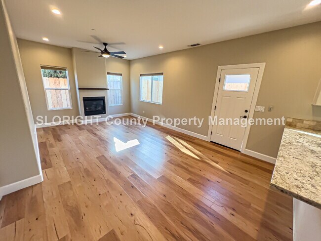 Foto del edificio - AVAILABLE NOW - Spacious Home Close to Downtown Paso Robles - 3 Bed / 2.5 Bath