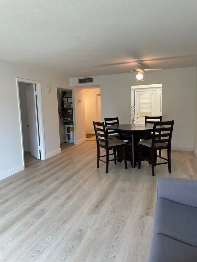 Foto del edificio - 2441 SW 82nd Ave