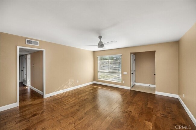 Foto del edificio - 338 W Kelly Ave