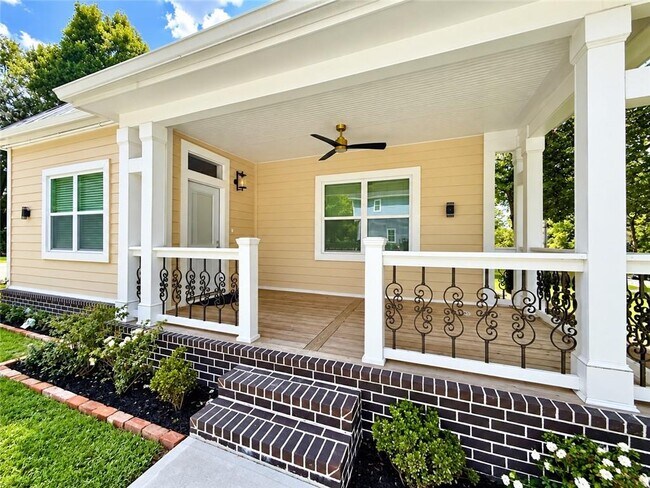 Foto del edificio - 1759 Bolton Rd NW