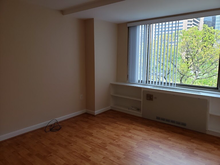 Living Room - 1111 Arlington Blvd