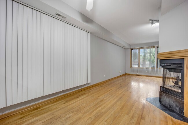 Foto del edificio - 1541 W Walton St