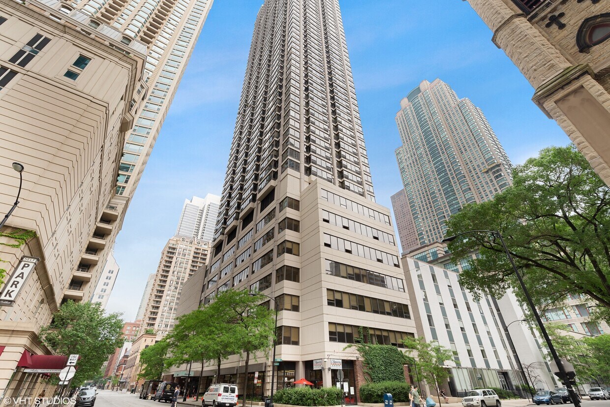 30 E Huron St Unit 1805, Chicago, IL 60611 Condo for Rent in Chicago
