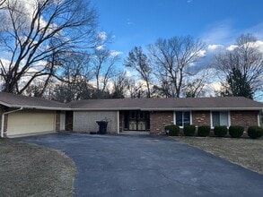 Building Photo - 1806 Maymont Dr
