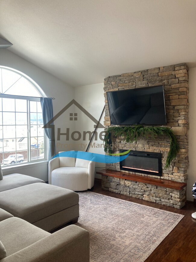 Foto del edificio - Spacious 4 Bedroom 2.5 Bath Family Home wi...