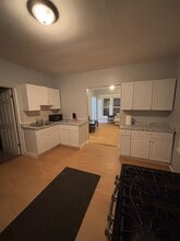 Building Photo - 243 Niagara St