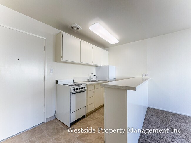 Foto del edificio - 5751 Camellia Ave