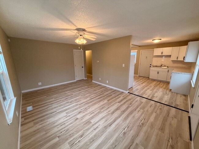 Foto del edificio - Remodeled 3 Bedroom! $975