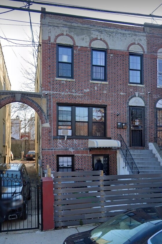Primary Photo - 1046 E 228th St