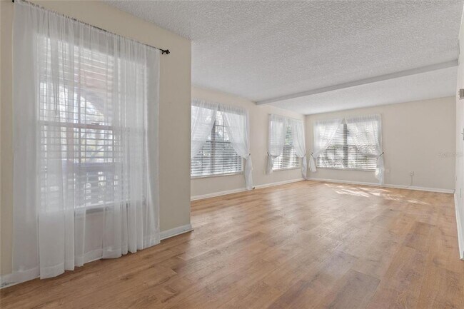 Foto del edificio - 230 N Bayshore Blvd