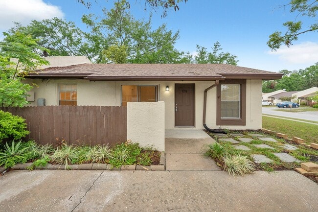 Photo - 7720 Gulf Ct Townhome
