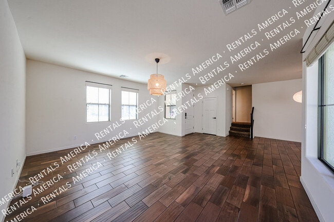 Building Photo - 10428 E Nopal Ave