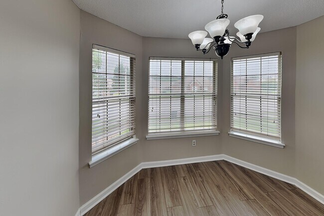 Foto del edificio - 1633 Dexter Ln