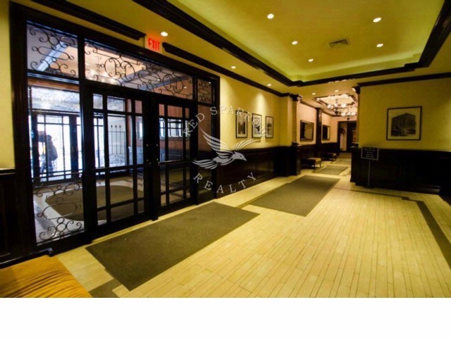 Foto del edificio - 2350 Broadway