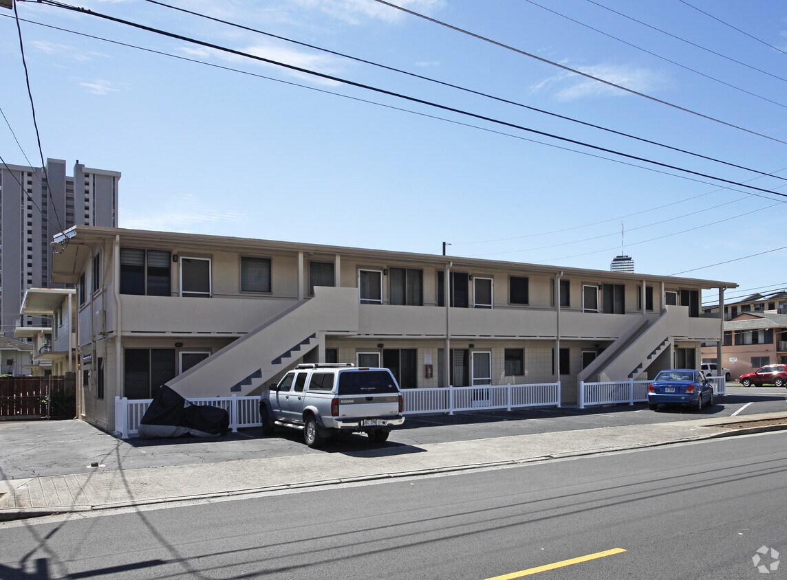 Building Photo - 2105 Algaroba St