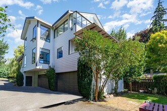 Building Photo - 3625 Magnolia Blvd W