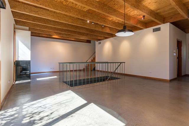 Foto del edificio - 4401 Travis St