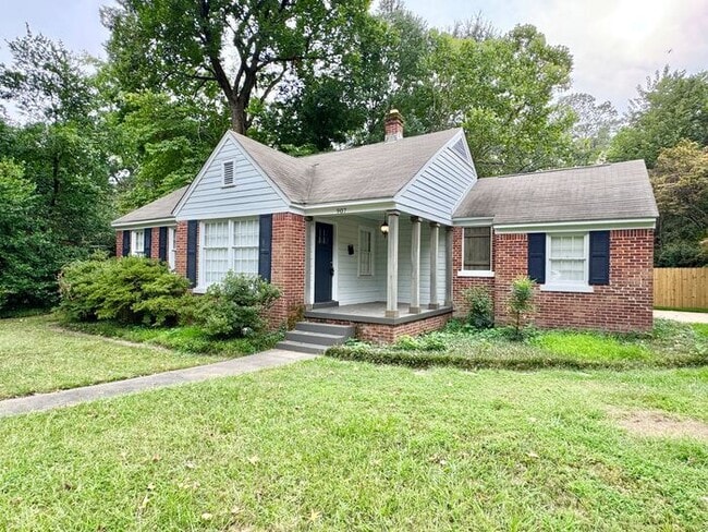 Building Photo - 907 Echles St