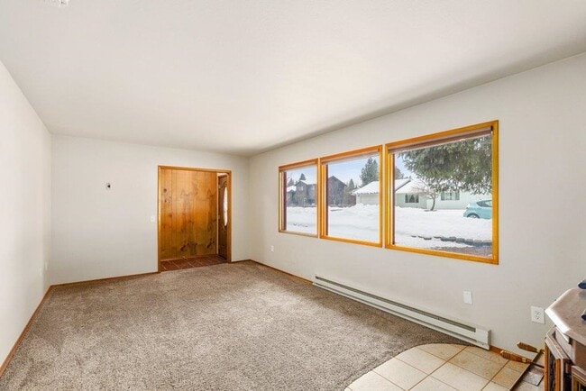 Building Photo - 3 bed 2 bathroom home in Newport
