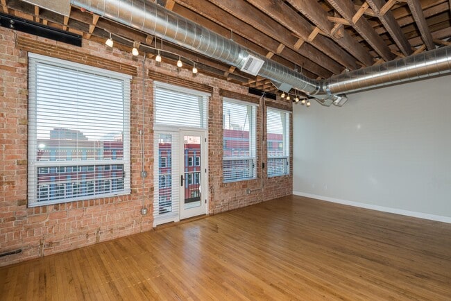 Building Photo - 101 N Tejon St