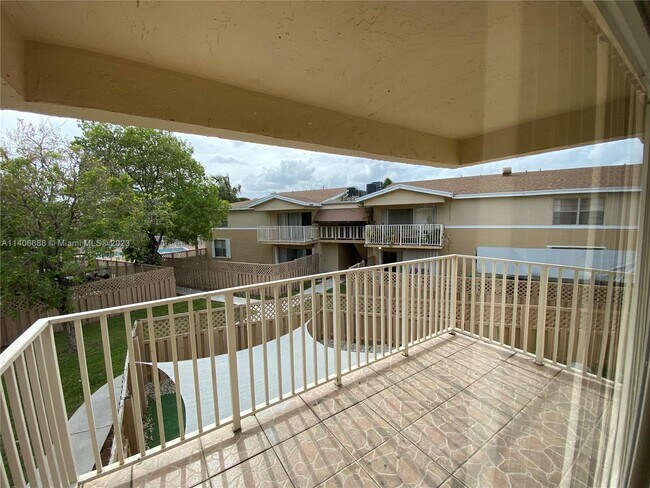 Foto del edificio - 4170 NW 79th Ave