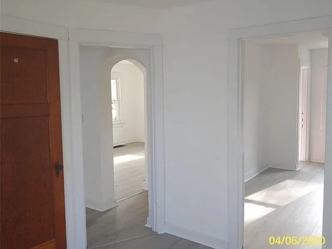Building Photo - Charming 3BR House in Dayton