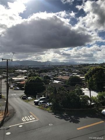 Building Photo - 98-626-626 Moanalua Loop