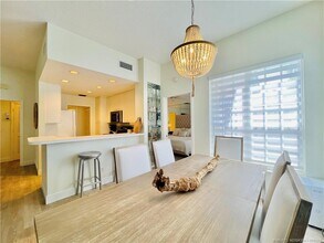 Building Photo - 411 NE Plantation Rd