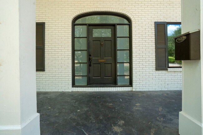 Foto del edificio - Tarrytown STUNNER!!!