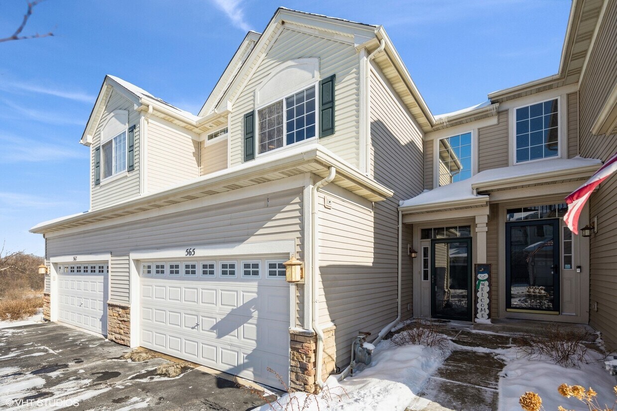 565 Telluride Dr, Gilberts, IL 60136 Townhome Rentals in Gilberts IL